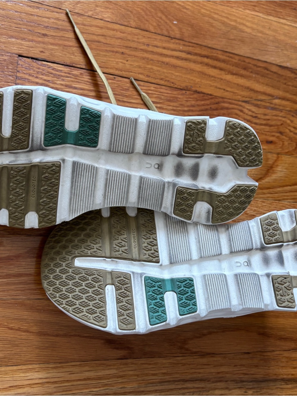 On Cloudrunner 2 undyed/green - Picture 5 of 5